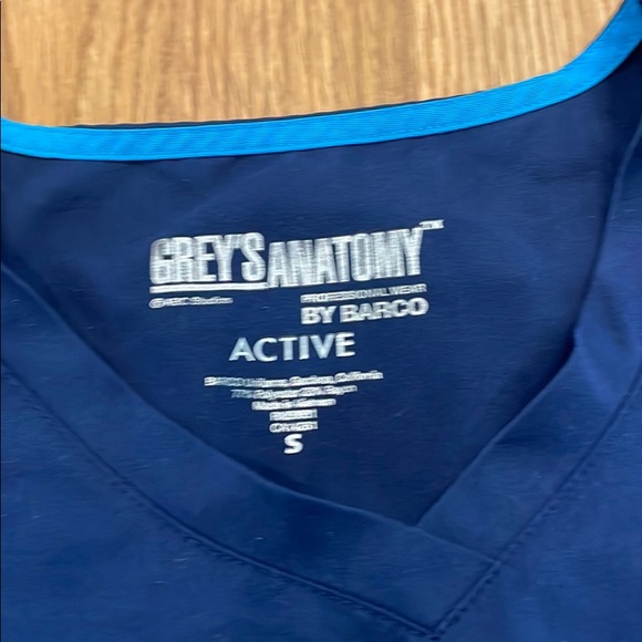 Navy Size S Scrubs top & bottom!! - Picture 4 of 4